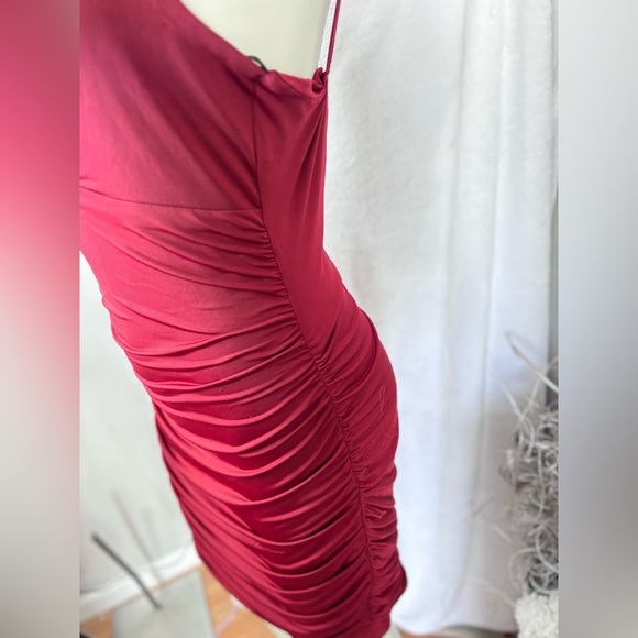 B. Darlin Bodycon Dress Ruched Cut Out Party Cocktail Burgundy 15/16 - Picture 4 of 4